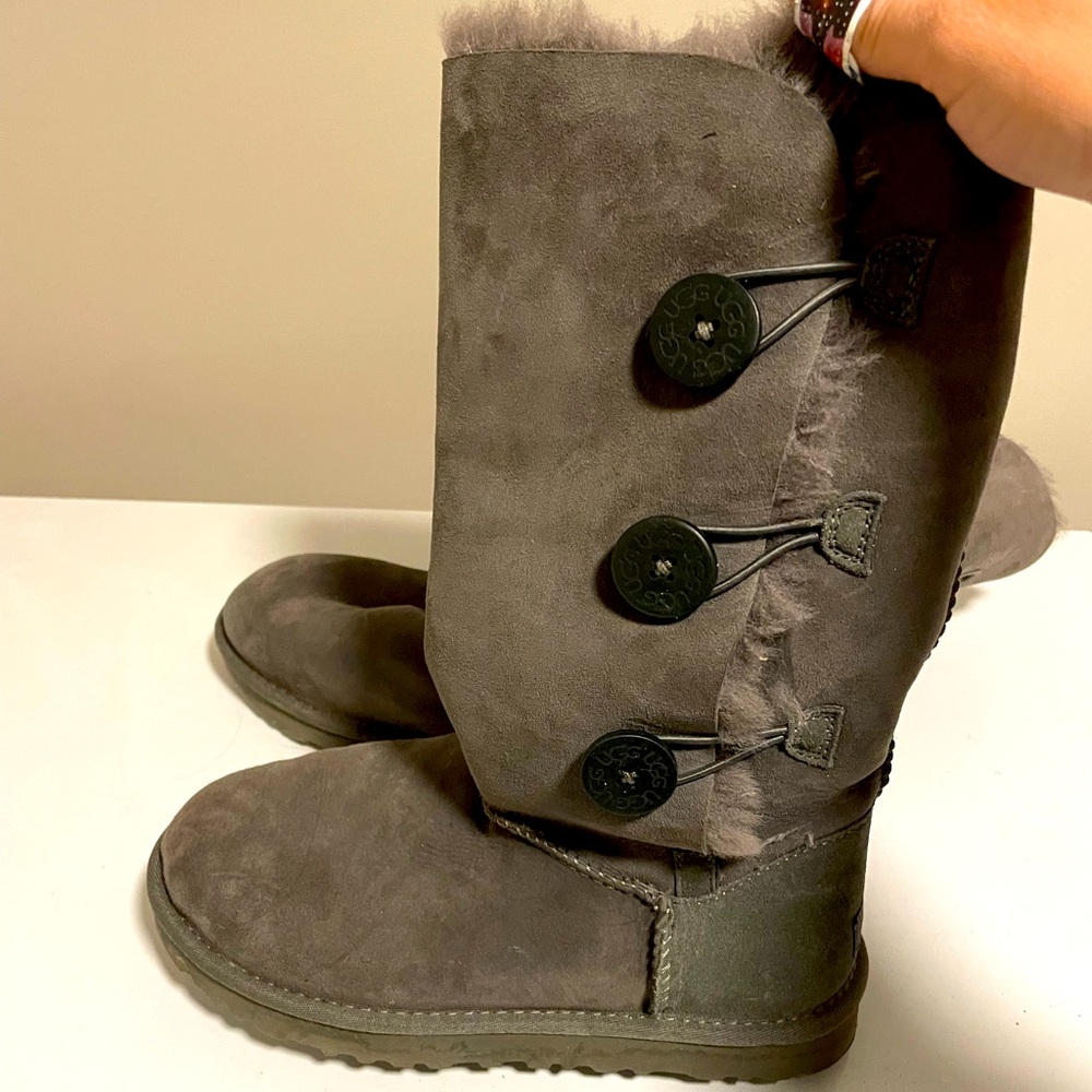 UGG woman’s Bailey button boots in gray
